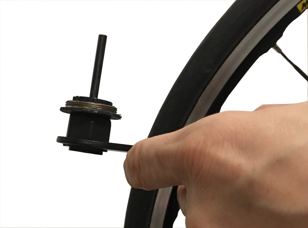 How to disassemble and mount a cassette?