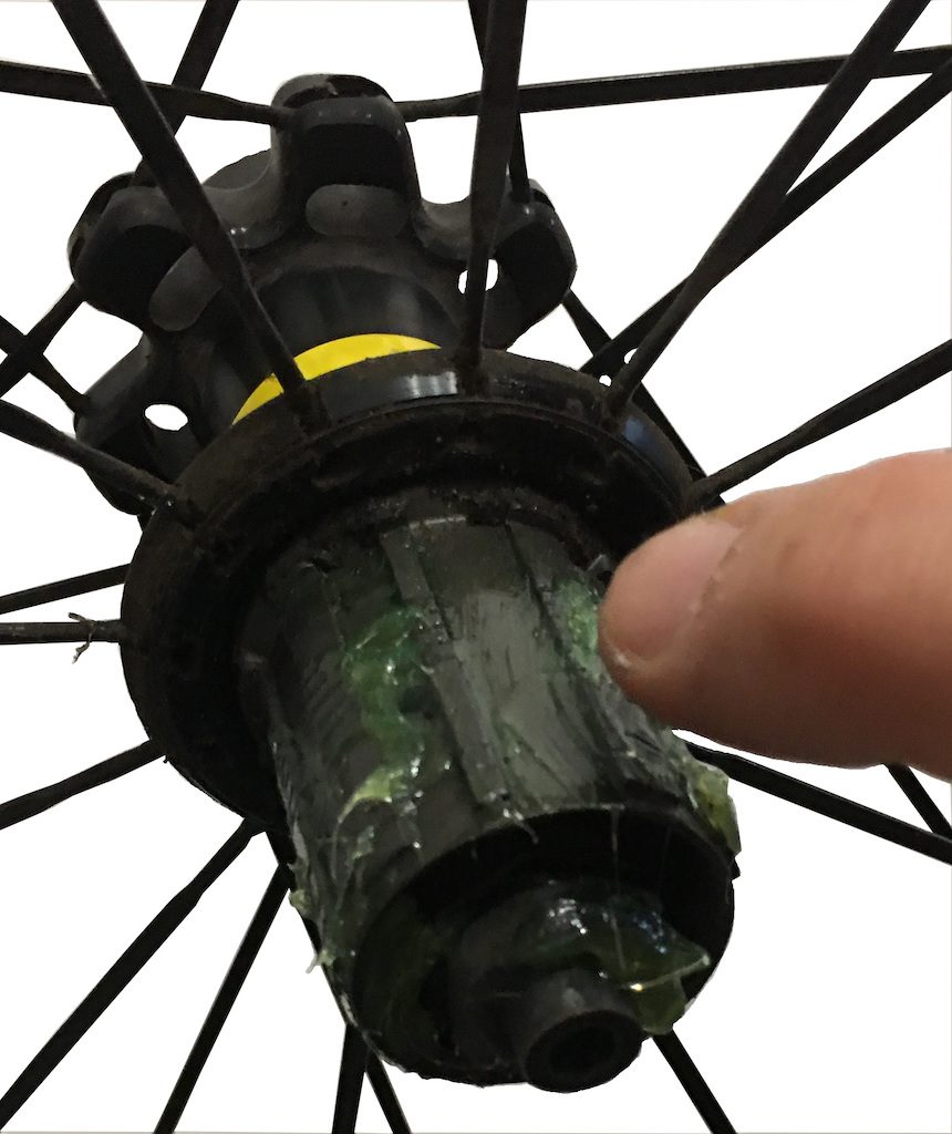 How to disassemble and mount a cassette?