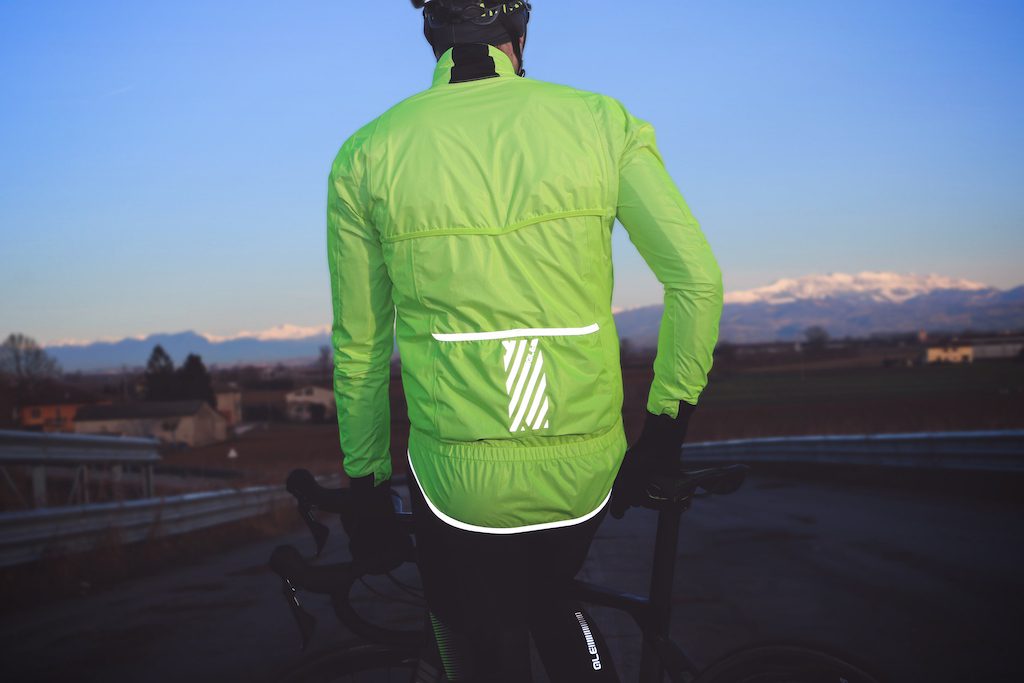 cycliste avec veste Ale Extreme